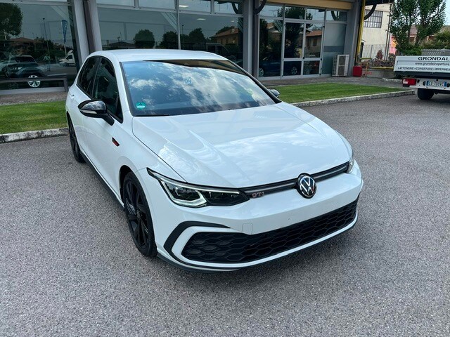 Foto VOLKSWAGEN Golf 8ª serie