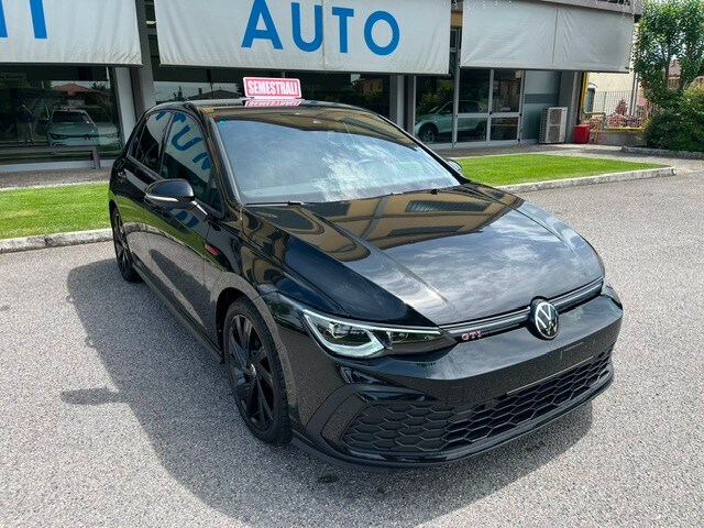 VOLKSWAGEN Golf 8ª serie